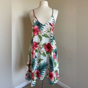 ✨NWOT✨ 🌺 Hawaiian Sundress, Size Medium in White